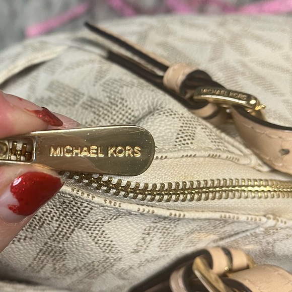 Michael Kors Shoulder Bag - Picture 12 of 15